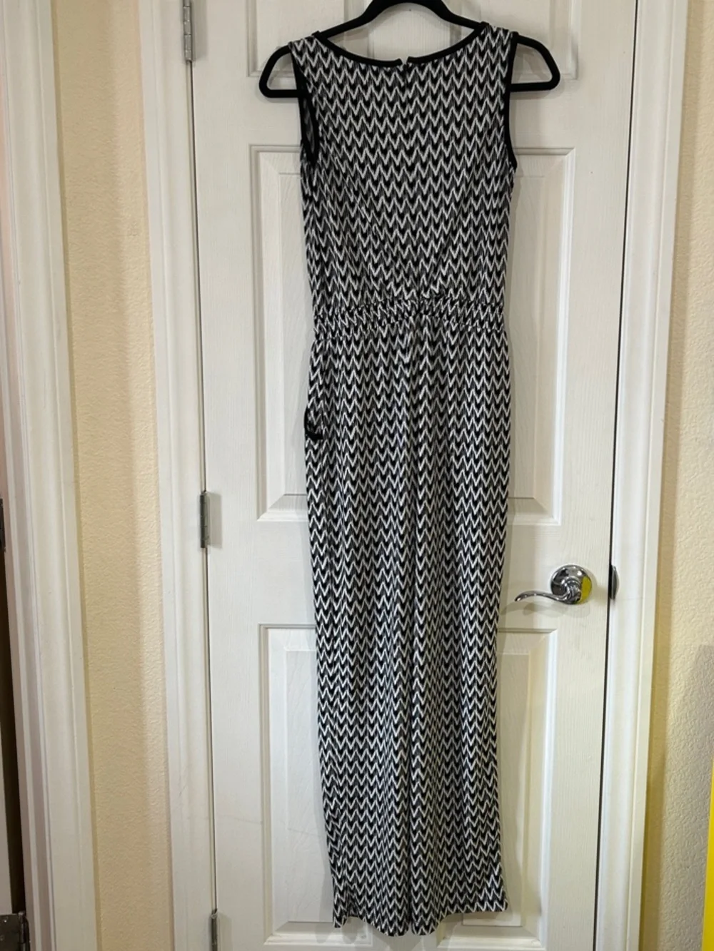 Calvin Klein Black and White Chevron Maxi Jumpsuit Romper Sz 4 - Picture 5 of 10